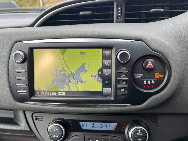 2019 Toyota Yaris 1.5 Hybrid Icon Tech 5dr CVT -NAV - FTSH - PARKING  - REAR CAMERA