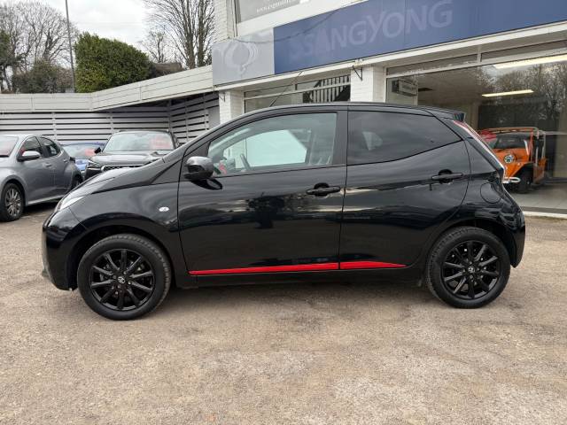 2017 Toyota Aygo 1.0 VVT-i X-Press 5dr - ONE OWNER - FSH - NAV - INTENSE PACK