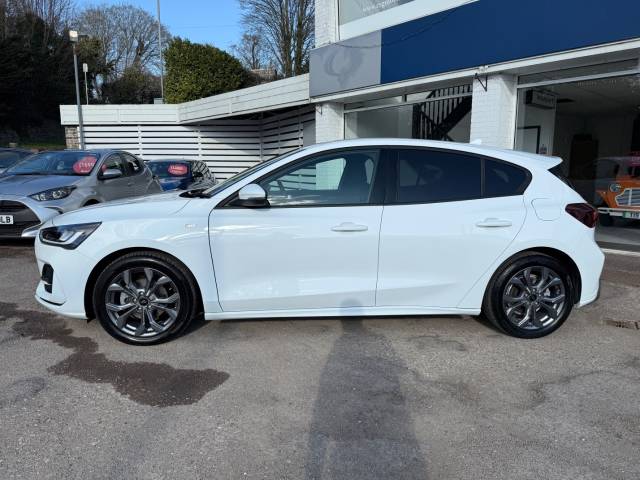 2023 Ford Focus 1.0 EcoBoost ST-Line 5dr -  ONE OWNER - APPLE CAR PLAY - NAV -