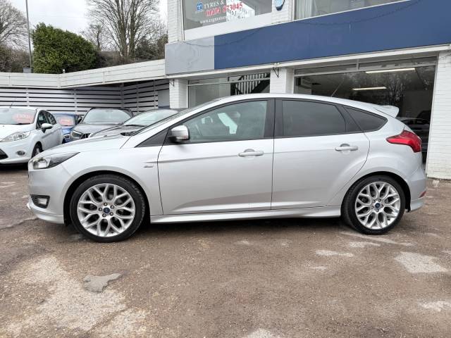 2017 Ford Focus 1.0 EcoBoost 125 ST-Line 5dr-  APPLE CAR PLAY - NAV
