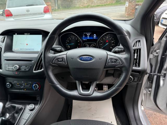 2017 Ford Focus 1.0 EcoBoost 125 ST-Line 5dr-  APPLE CAR PLAY - NAV