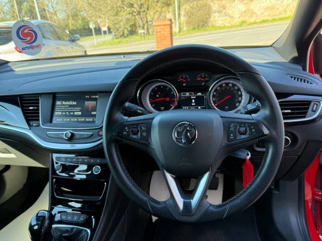 2015 Vauxhall Astra 1.4T 16V 150 SRi 5dr - FSH -  FRONT AND REAR PARKING SENSORS - BLUETOOTH