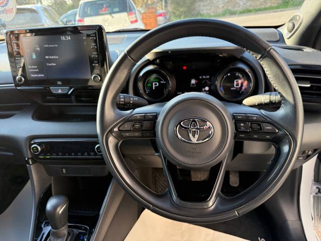 2022 Toyota Yaris 1.5 Hybrid Dynamic 5dr CVT - APPLE CAR PLAY- CAMERA A-