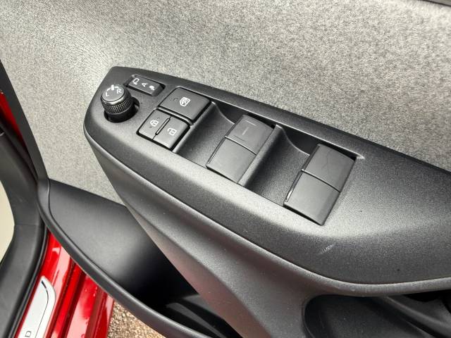 2022 Toyota Yaris 1.5 Hybrid Excel 5dr CVT  ONE OWNER - FTSH - PARKING SENSORS