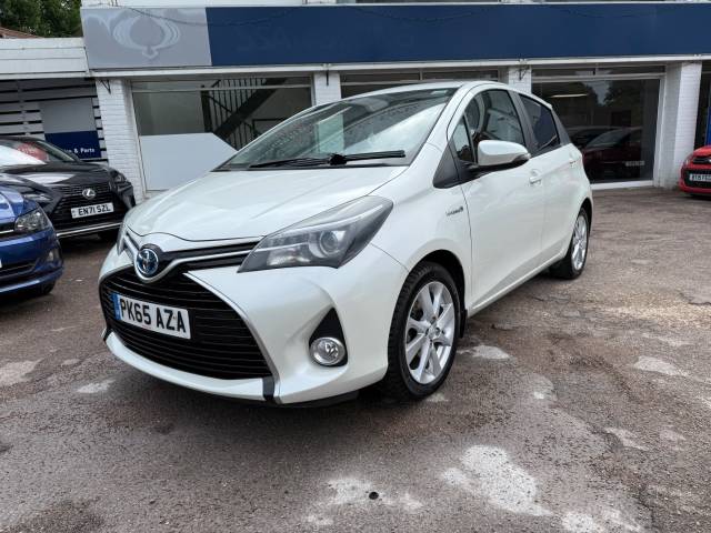Toyota Yaris 1.5 Hybrid Sport 5dr CVT - FRONT AND REAR  SENSORS - REAR CAMERA Hatchback Petrol / Electric Hybrid White