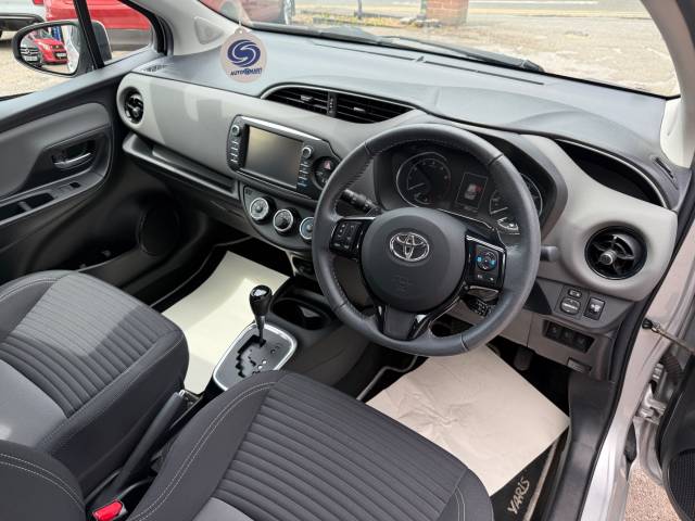 2017 Toyota Yaris 1.5 VVT-i Icon Tech 5dr CVT - NAV - CAMERA- PARKING SENSORS -  FTSH