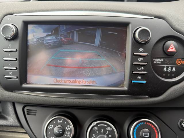 2017 Toyota Yaris 1.5 VVT-i Icon Tech 5dr CVT - NAV - CAMERA- PARKING SENSORS -  FTSH
