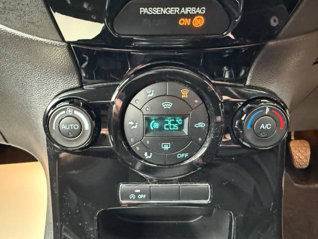 2014 Ford Fiesta 1.0 EcoBoost Titanium 5dr - NEW CAMBELT - AIR CON - ALLOYS