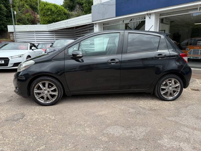 2013 Toyota Yaris 1.33 VVT-i SR 5dr Multidrive S - NAV - REAR CAMERA- 1/2 LEATHER -