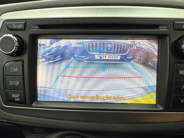 2013 Toyota Yaris 1.33 VVT-i SR 5dr Multidrive S - NAV - REAR CAMERA- 1/2 LEATHER -