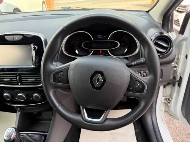 2018 Renault Clio 0.9 TCE 90 Iconic 5dr - REAR SENSOR- SAT NAV - FSH