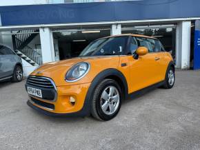MINI HATCHBACK 2014 (64) at CSG Motor Company Chalfont St Giles