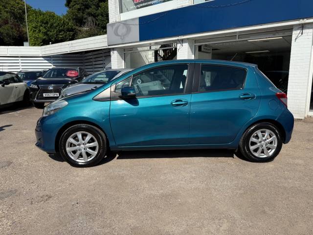2013 Toyota Yaris 1.33 VVT-i TR 5dr Multidrive S - REAR CAMERA- ALLOYS - THIRTY FIVE POUNDS TAX