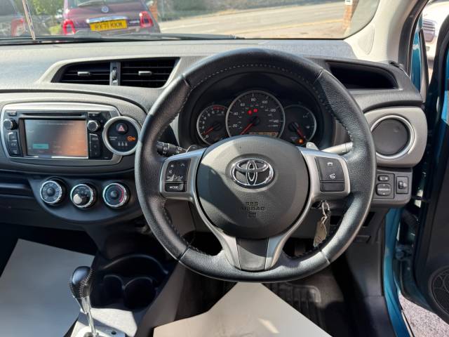 2013 Toyota Yaris 1.33 VVT-i TR 5dr Multidrive S - REAR CAMERA- ALLOYS - THIRTY FIVE POUNDS TAX