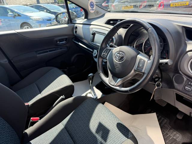 2013 Toyota Yaris 1.33 VVT-i TR 5dr Multidrive S - REAR CAMERA- ALLOYS - THIRTY FIVE POUNDS TAX