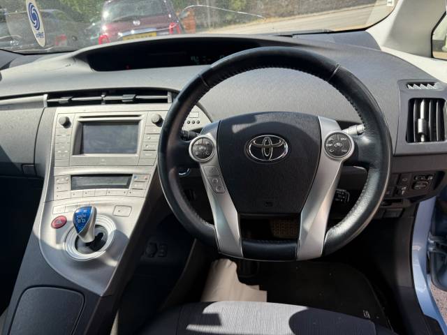 2014 Toyota Prius 1.8 VVTi Plug-in 5dr CVT Auto ONE OWNER - TOYOTA SERVICE HISTORY -