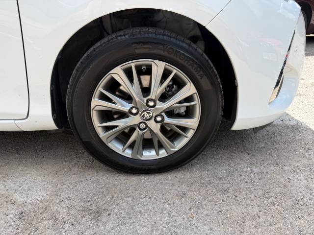 2017 Toyota Yaris 1.5 Hybrid Icon Tech 5dr CVT - FRONT SENORS - NAV - REAR CAMERA