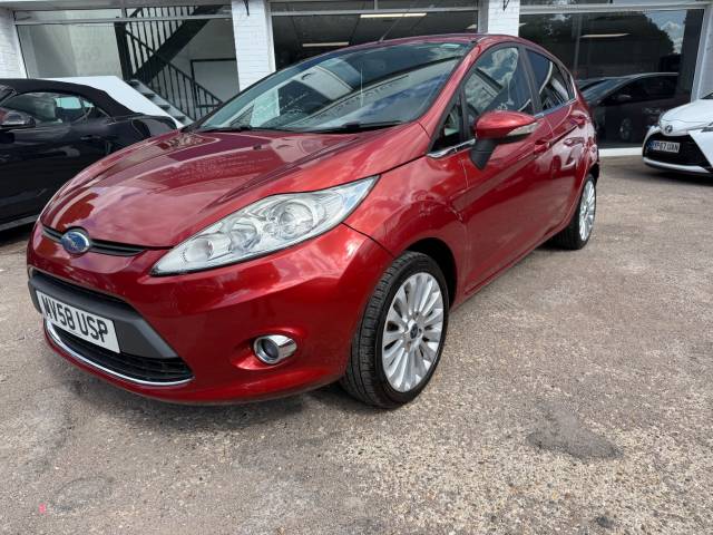 Ford Fiesta 1.4 Titanium 5dr - SERVICE HISTORY WITH CAM BELT CHANGE Hatchback Petrol Red