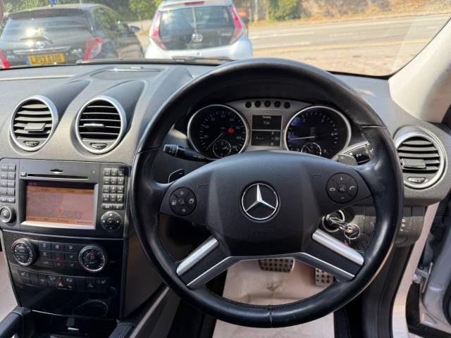 2010 Mercedes-Benz M Class 3.0 ML350 CDi BlueEFFICIENCY Sport 5dr Tip Auto ONE OWNER - FMSH -
