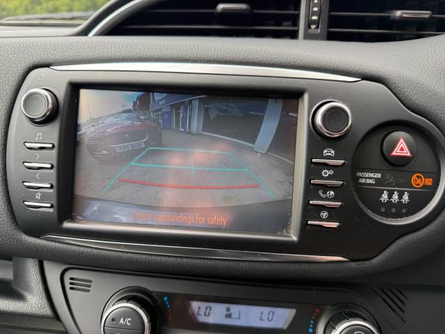 2018 Toyota Yaris 1.5 Hybrid Design 5dr CVT - FTSH - BLUETOOTH - REAR CAMERA