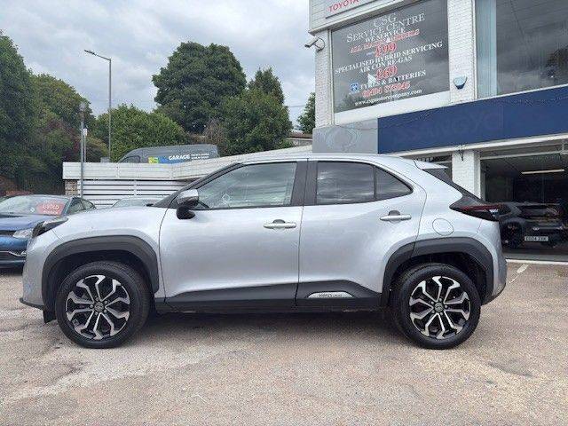 2022 Toyota Yaris Cross 1.5 Hybrid Design 5dr CVT - APPLE CAR PLAY - REAR CAMERA - BLUETOOTH