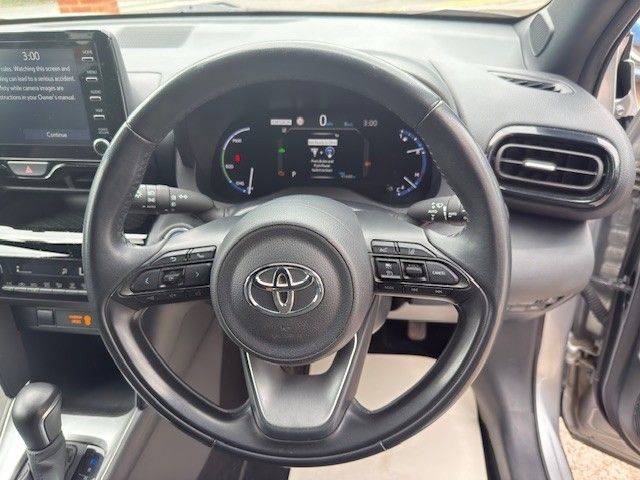 2022 Toyota Yaris Cross 1.5 Hybrid Design 5dr CVT - APPLE CAR PLAY - REAR CAMERA - BLUETOOTH