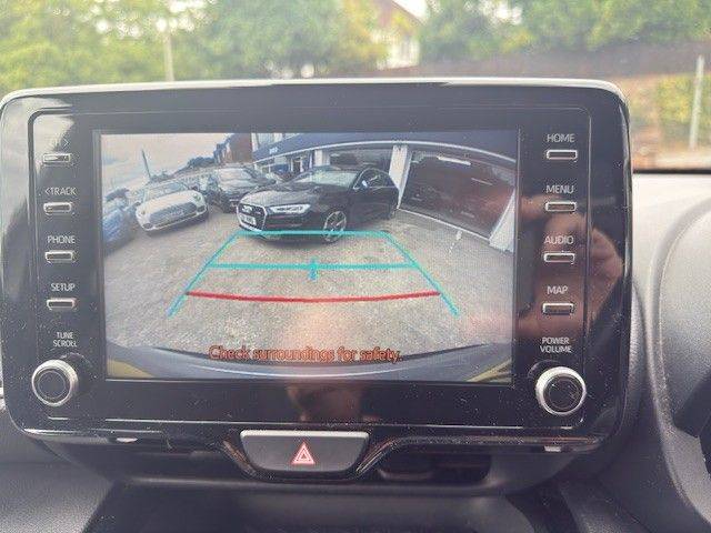 2022 Toyota Yaris Cross 1.5 Hybrid Design 5dr CVT - APPLE CAR PLAY - REAR CAMERA - BLUETOOTH