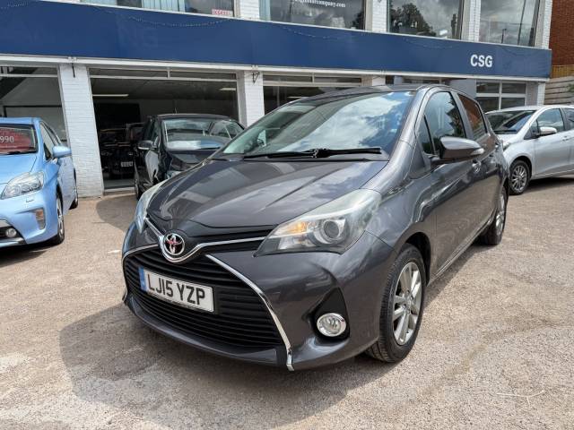 Toyota Yaris 1.33 VVT-i Icon 5dr CVT - FRONT AND REAR SENSORS, CAMERA SAT NAV Hatchback Petrol Grey