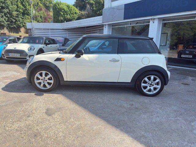 2010 Mini Hatchback 1.6 Cooper 3 Door - CHILLI PACK - 1/2 LEATHER - 1/2 OWNER - AIR CON