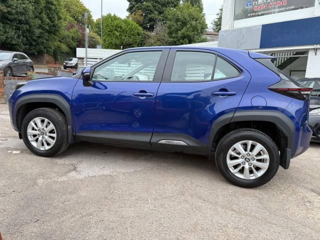 2023 Toyota Yaris Cross 1.5 Hybrid Icon 5dr CVT - ONE OWNER - REAR CAMERA AND SENSORS