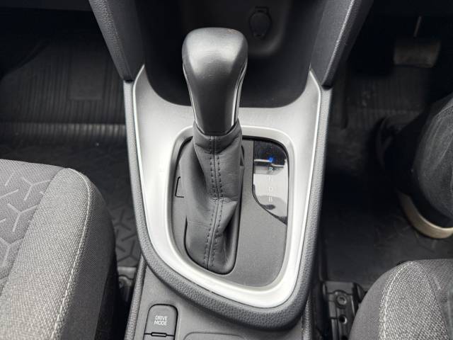 2023 Toyota Yaris Cross 1.5 Hybrid Icon 5dr CVT - ONE OWNER - REAR CAMERA AND SENSORS
