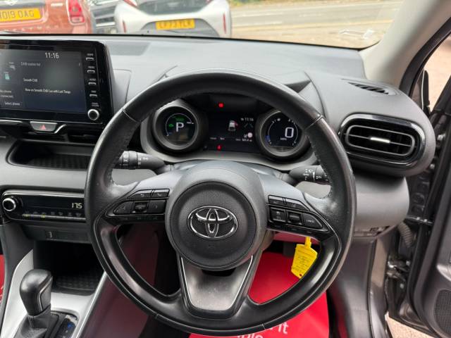 2022 Toyota Yaris 1.5 Hybrid Design 5dr CVT - FTSH - ONE OWNER - CAMERA - BLUETOOTH