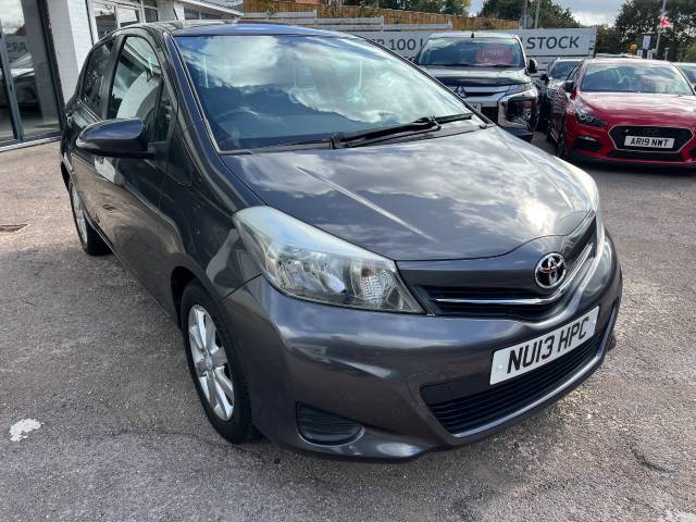 2013 Toyota Yaris 1.33 VVT-i TR 5dr Multidrive FTSH - £35.00 TAX - BLUETOOTH - R/CAMERA -
