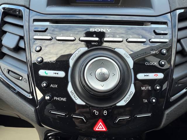 2016 Ford Fiesta 1.0 EcoBoost Titanium 5dr Powershift - FSH - PARKING SENSORS - BLUETOOTH - AIR CON