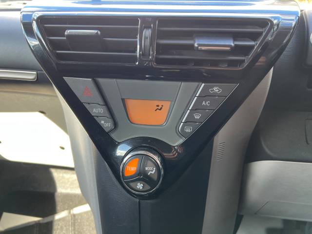 2012 Toyota iQ 1.33 Dual VVT-i 3 3dr Multidrive - ELECTRIC FOLDING MIRRORS - AIR CON - ALLOYS -