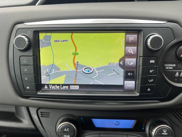 2016 Toyota Yaris 1.5 Hybrid Design 5dr CVT - ZERO TAX - FTSH -  REAR CAMERA