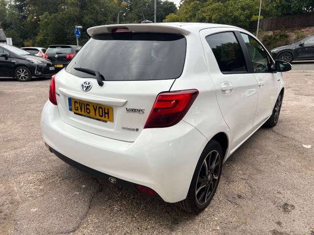 2016 Toyota Yaris 1.5 Hybrid Design 5dr CVT - ZERO TAX - FTSH -  REAR CAMERA