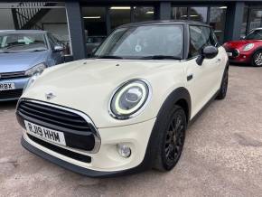 MINI HATCHBACK 2019 (19) at CSG Motor Company Chalfont St Giles