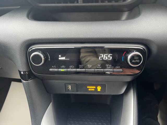 2023 Toyota Yaris 1.5 Hybrid Design 5dr CVT - APPLE CAR PLAY -