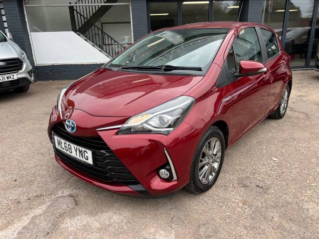 Toyota Yaris 1.5 Hybrid Icon 5dr CVT Hatchback Petrol / Electric Hybrid Red