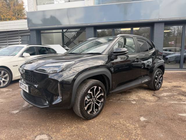 Toyota Yaris Cross 1.5 Hybrid Design 5dr CVT - FRONT AND REAR SENSORS - REAR CAMERA - APPLE CAR PLAY Hatchback Petrol / Electric Hybrid Black