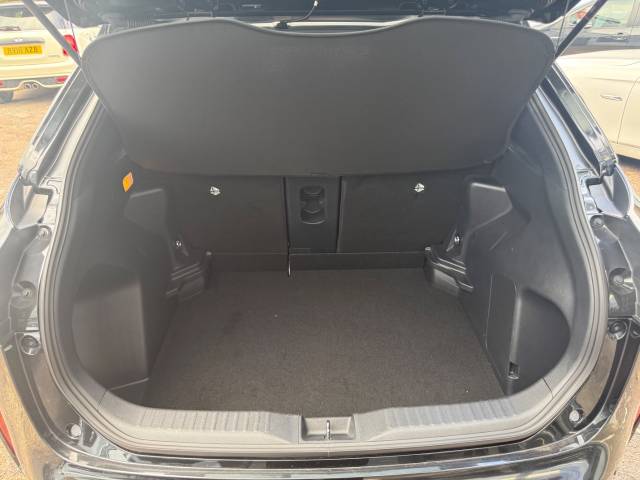 2022 Toyota Yaris Cross 1.5 Hybrid Design 5dr CVT - FRONT AND REAR SENSORS - REAR CAMERA - APPLE CAR PLAY