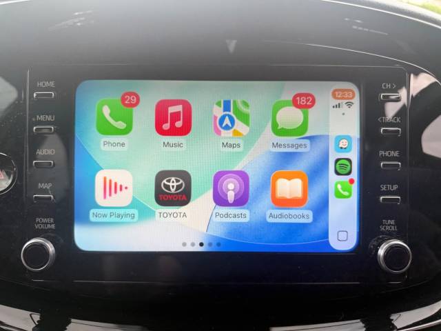 2022 Toyota Yaris Cross 1.5 Hybrid Design 5dr CVT - FRONT AND REAR SENSORS - REAR CAMERA - APPLE CAR PLAY