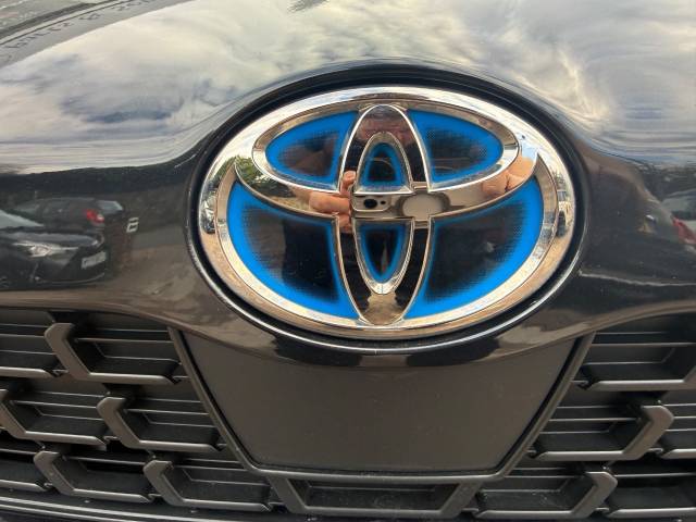 2022 Toyota Yaris Cross 1.5 Hybrid Design 5dr CVT - FRONT AND REAR SENSORS - REAR CAMERA - APPLE CAR PLAY