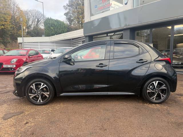 2024 Toyota Yaris 1.5 Hybrid Design 5dr CVT - APPLE CAR PLAY - REAR CAMERA - BLUETOOTH