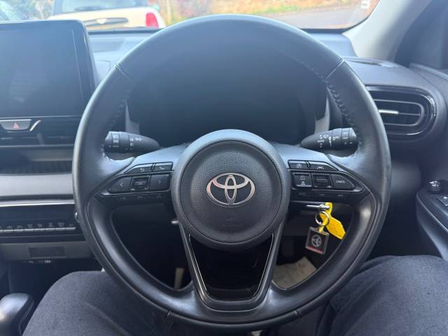2024 Toyota Yaris 1.5 Hybrid Design 5dr CVT - APPLE CAR PLAY - REAR CAMERA - BLUETOOTH