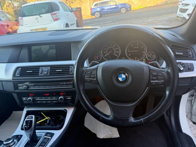 2010 BMW 5 Series 2.0 520d SE 5dr Step Auto - FSH - PARKING SENSORS - AIR CON - ALLOYS