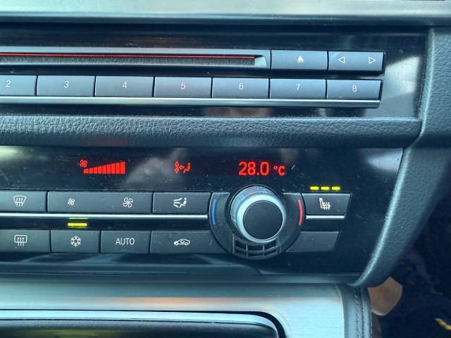 2010 BMW 5 Series 2.0 520d SE 5dr Step Auto - FSH - PARKING SENSORS - AIR CON - ALLOYS