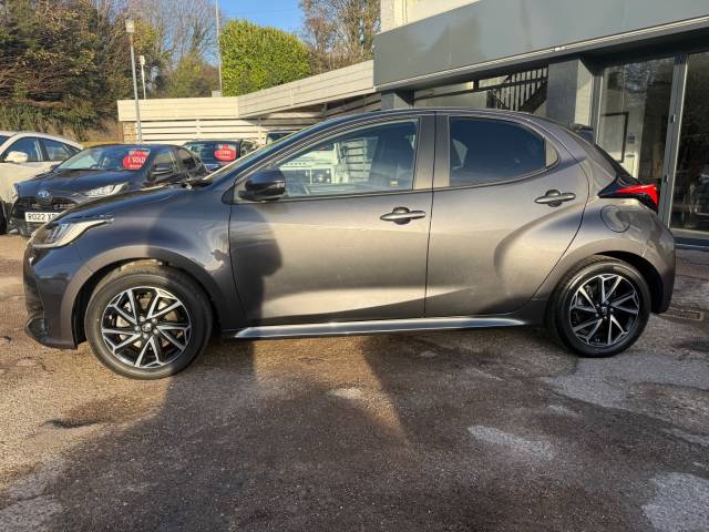 2022 Toyota Yaris 1.5 Hybrid Design 5dr CVT - ONE OWNER - FTSH