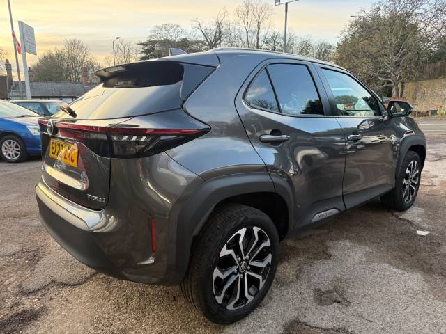 2022 Toyota Yaris Cross 1.5 Hybrid Design 5dr CVT - 1 OWNER - FTSH - REAR CAMERA